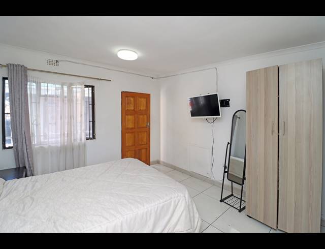 10 BEDROOM HOUSE FOR SALE IN BELLEVUE